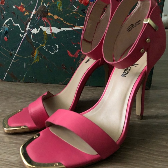 NEIMAN MARCUS Yani Ankle-Strap Sandal || Pink Sz 8 - Picture 2 of 12
